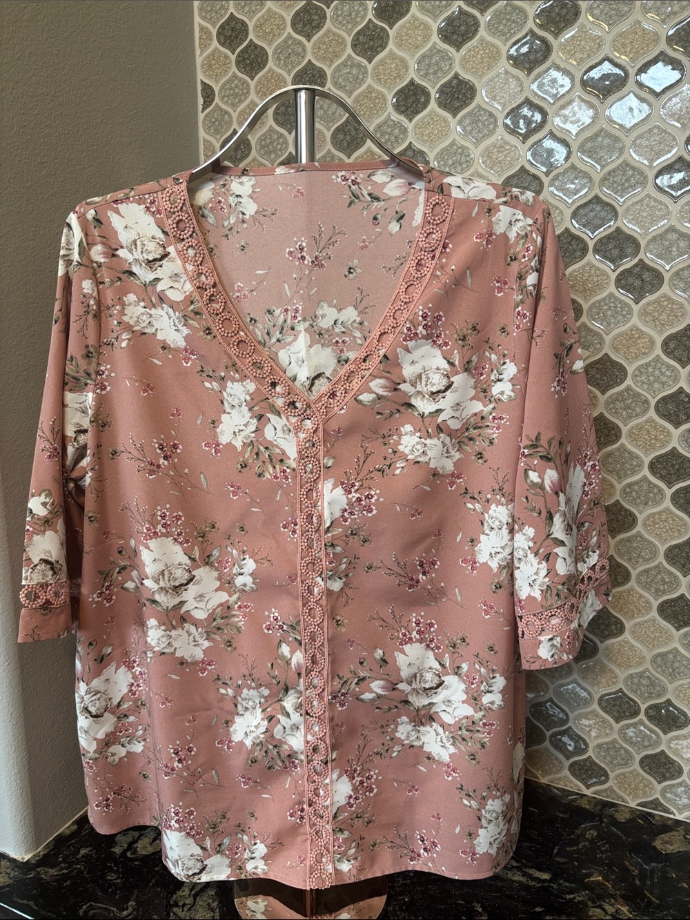 Dusty Rose Floral V-Neck Blouse with Lace Trim